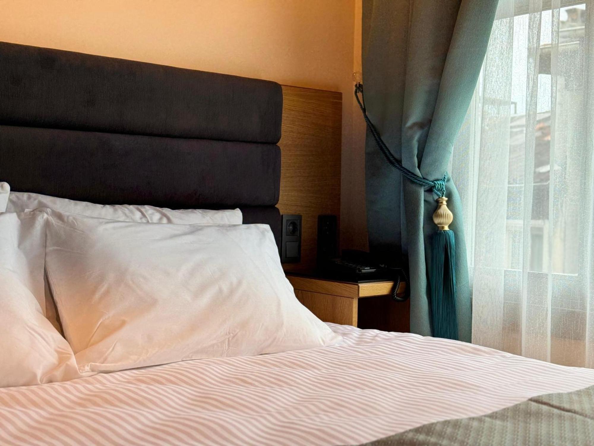 Abelia Mansion Hotel Istanbul Bagian luar foto